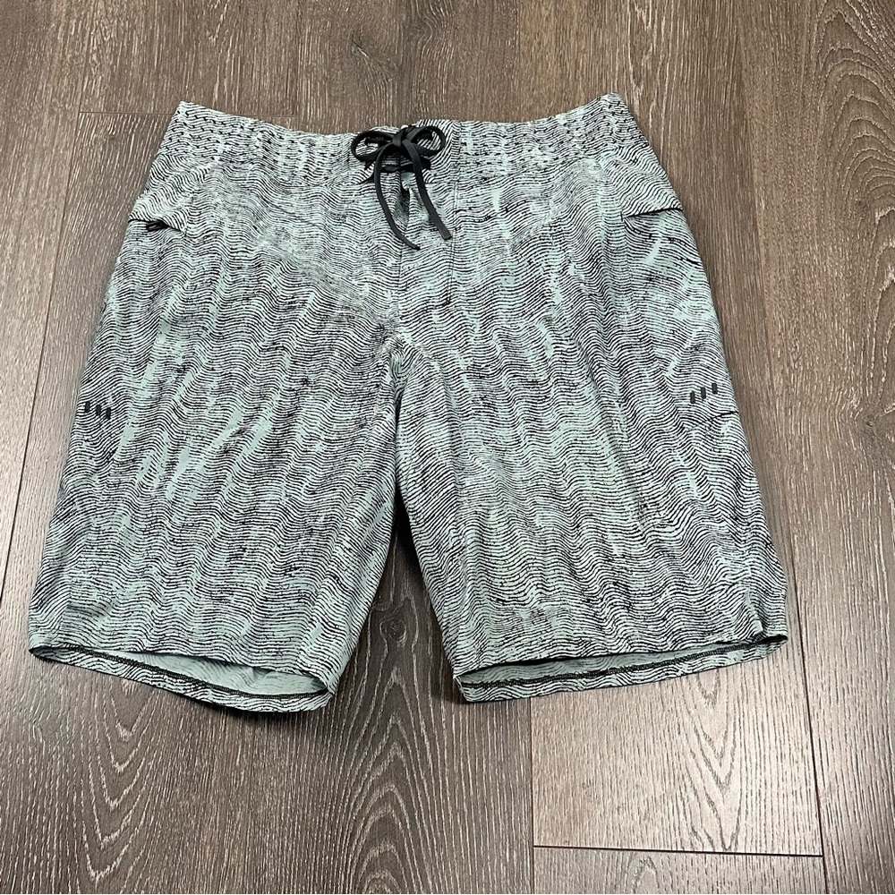 Lululemon Current State Board Short‎ Sz 30